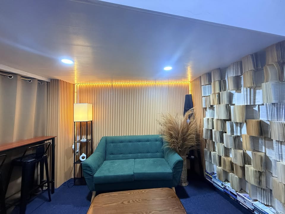 Reading Lounge with bookshelves